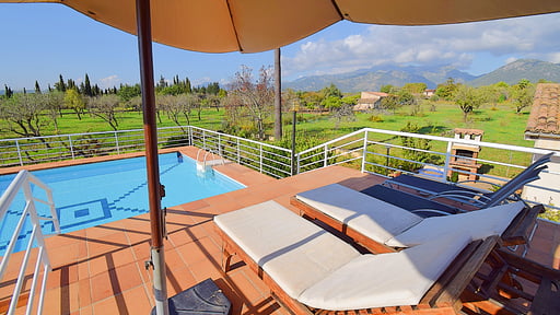 Can Nina Бассейн