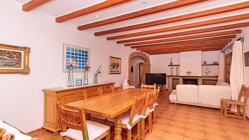 Can Perello Dining area