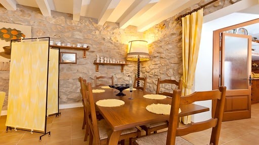 Can Soler Обеденная зона