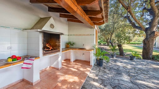 Can Torres BBQ equipment