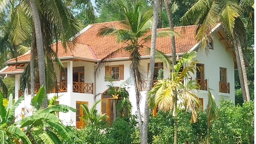 Cannelle Lake Villa Surroundings