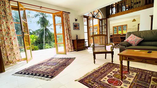 Cannelle Lake Villa Living room