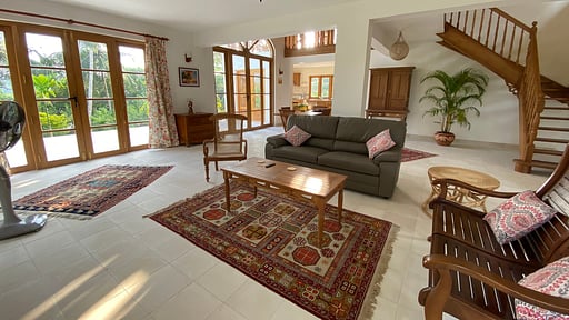 Cannelle Lake Villa Woonkamer