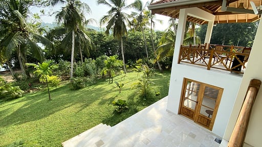 Cannelle Lake Villa Surroundings