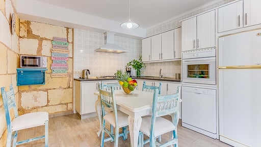 Cantino House Обеденная зона