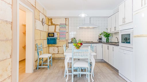 Cantino House Обеденная зона