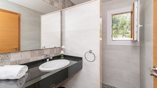 Canya Vera Bedroom 2