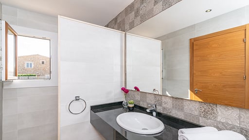 Canya Vera Bedroom 4