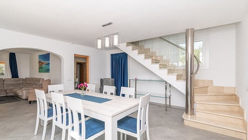 Canya Vera Dining area