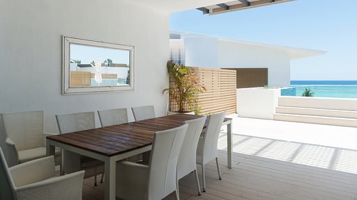 Cap Ouest Penthouse Обеденная зона