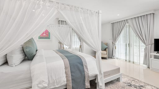 Carpe Diem Beach Villa Bedroom 2