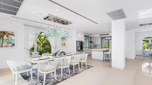 Carpe Diem Beach Villa Dining area