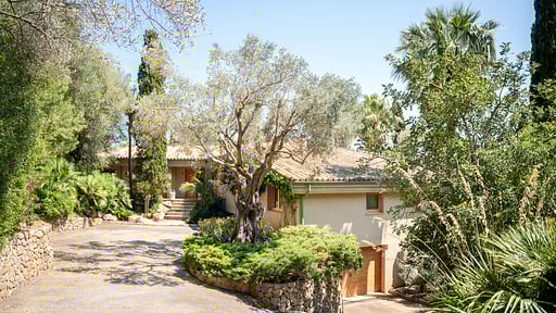 Casa Alantas Parking areas