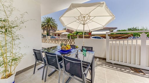 Casa Blanca Alcudia Dining area
