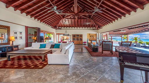 Casa de la Playa Living room 2