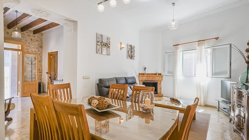 Casa de Pueblo Ribot Dining area