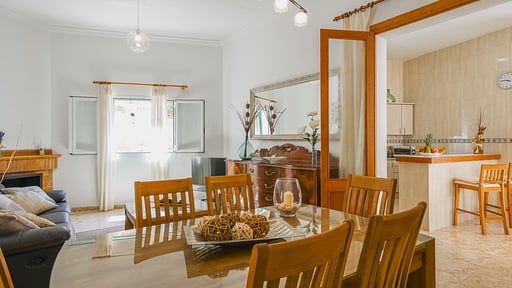 Casa de Pueblo Ribot Dining area