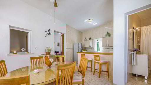 Casa de Pueblo Ribot Dining area