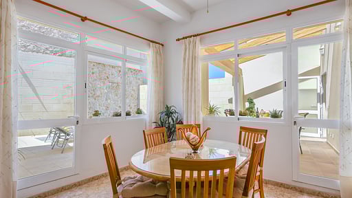Casa de Pueblo Ribot Dining area