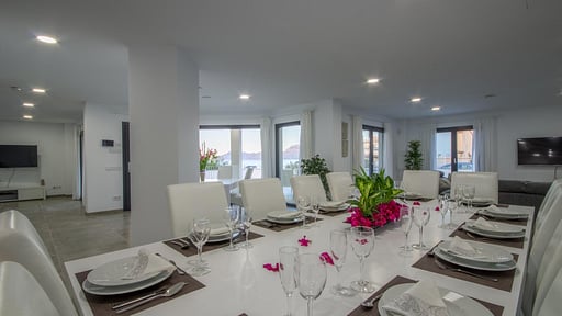 Casa del Paraiso Dining area