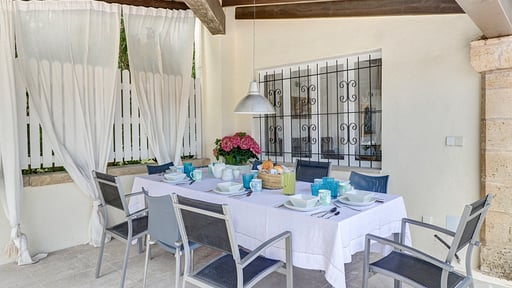Casa Dulcenia Dining area