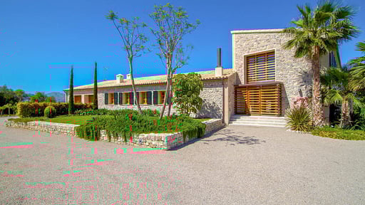 Casa Esabella Parking areas