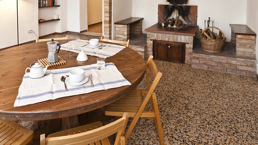 Casa Lavanda Dining area