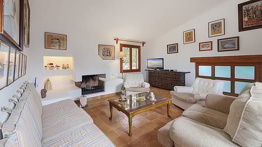 Casa Mirra Living room