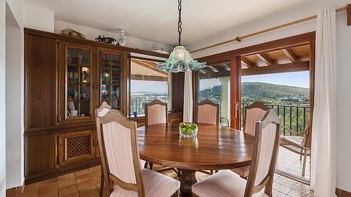Casa Mirra Dining area