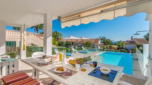 Casa Nerroo Dining area