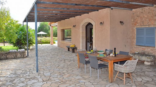 Villa Núria Dining area