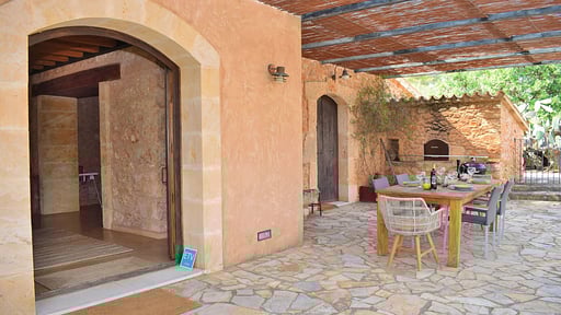 Villa Núria Dining area