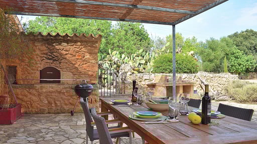 Villa Núria Dining area