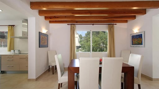 Casa Stone Blue Dining area