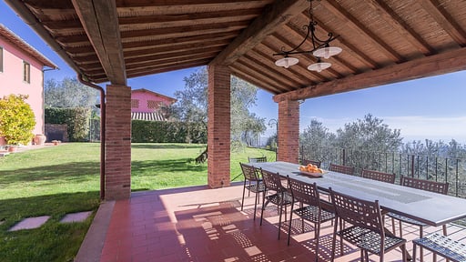 Casa Taffy Dining area