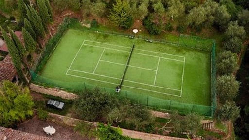 Casa Una Tennis court