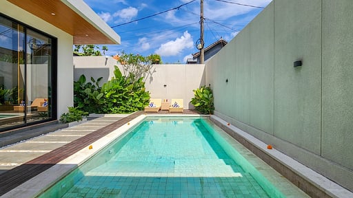 Casa Verano Jimbaran Бассейн