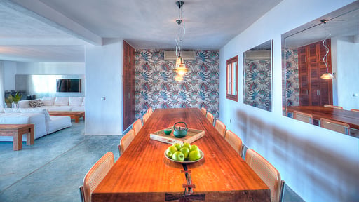 Casa Vista Martinet Dining area