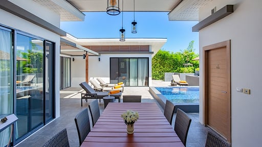 Casabay Villa 4 Dining area