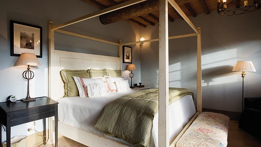 Casale Poggio alla Corona Schlafzimmer 1