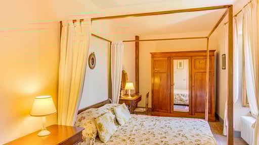 Castello Gubbio Bedroom 9