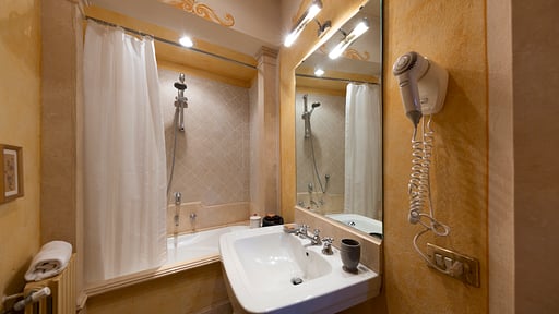 Castle Mago Camera da letto 6