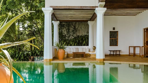 Celadon House Piscina