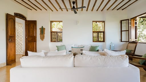 Celadon House Salón