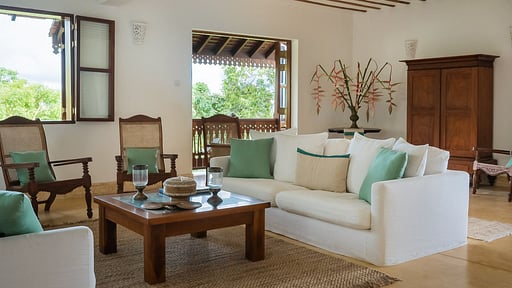 Celadon House Salón