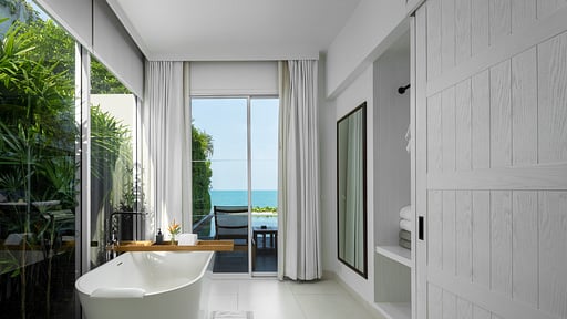 Celes Beachfront Pool Suite Bedroom 