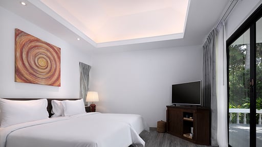 Celes Tropical Suite Bedroom 2