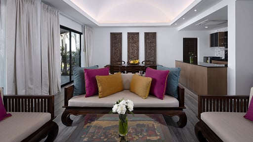 Celes Tropical Suite Living room