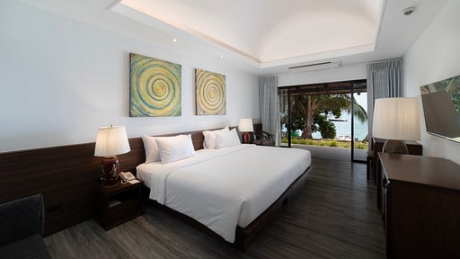 Celes Tropical Suite Bedroom 1
