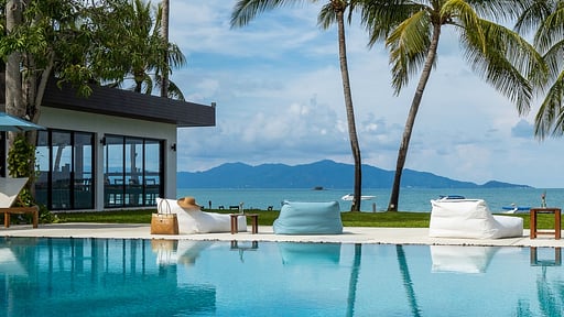 Celes Tropical Suite Swimming pool